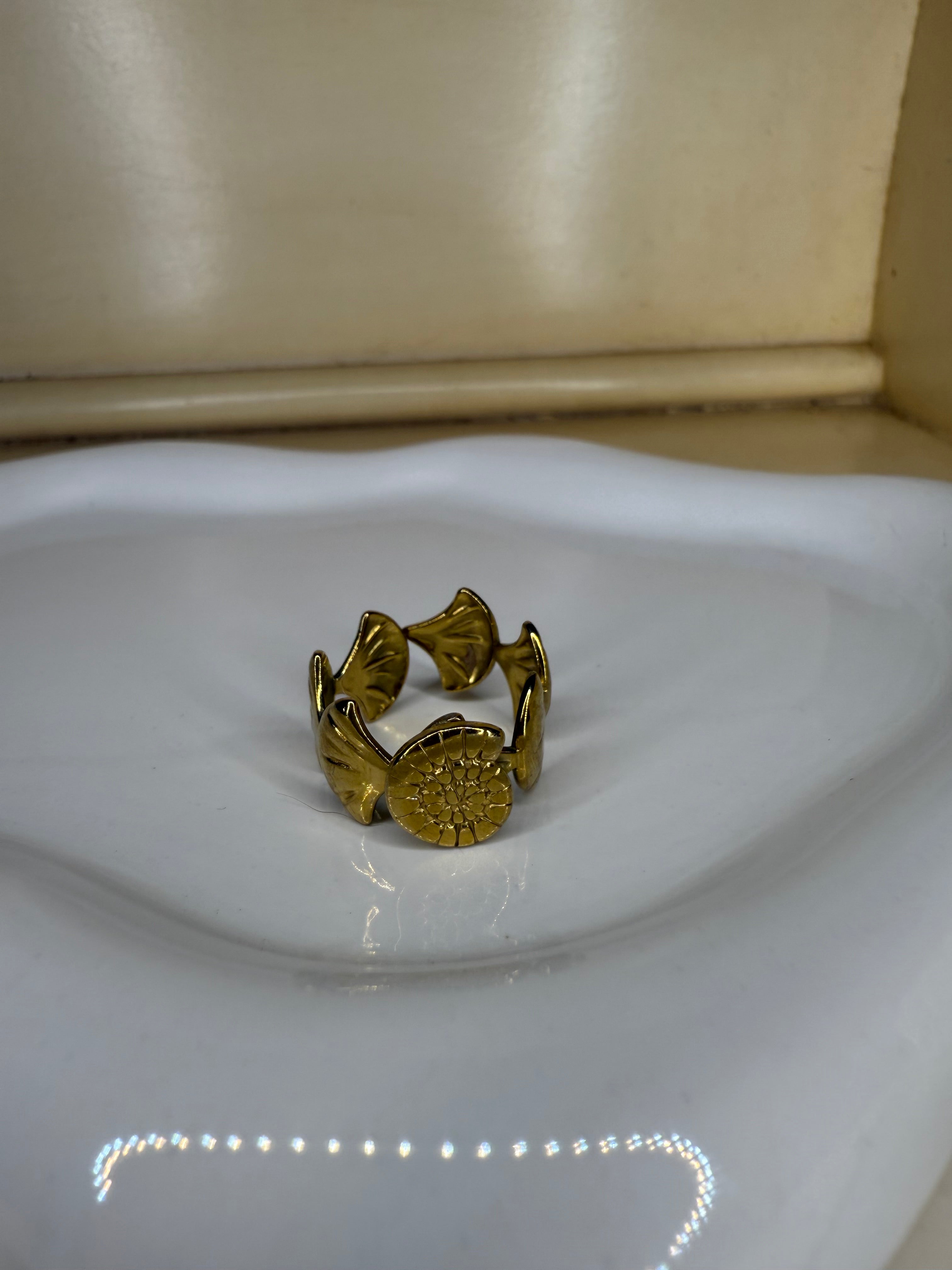 Merilia ring