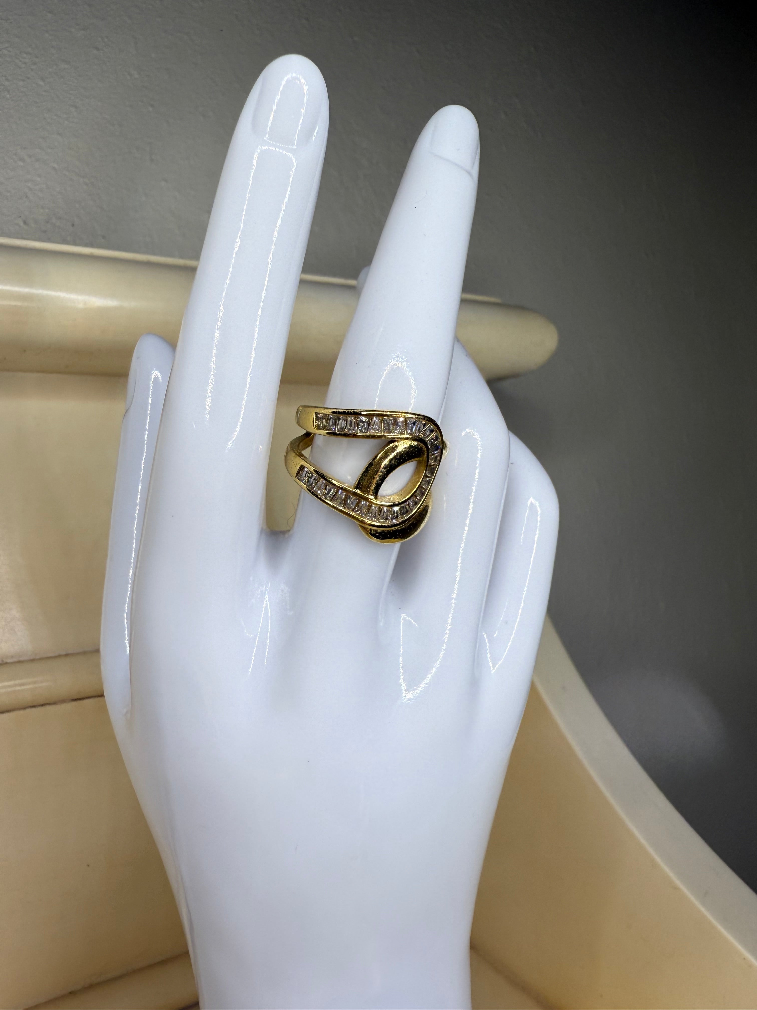 Sapphi ring
