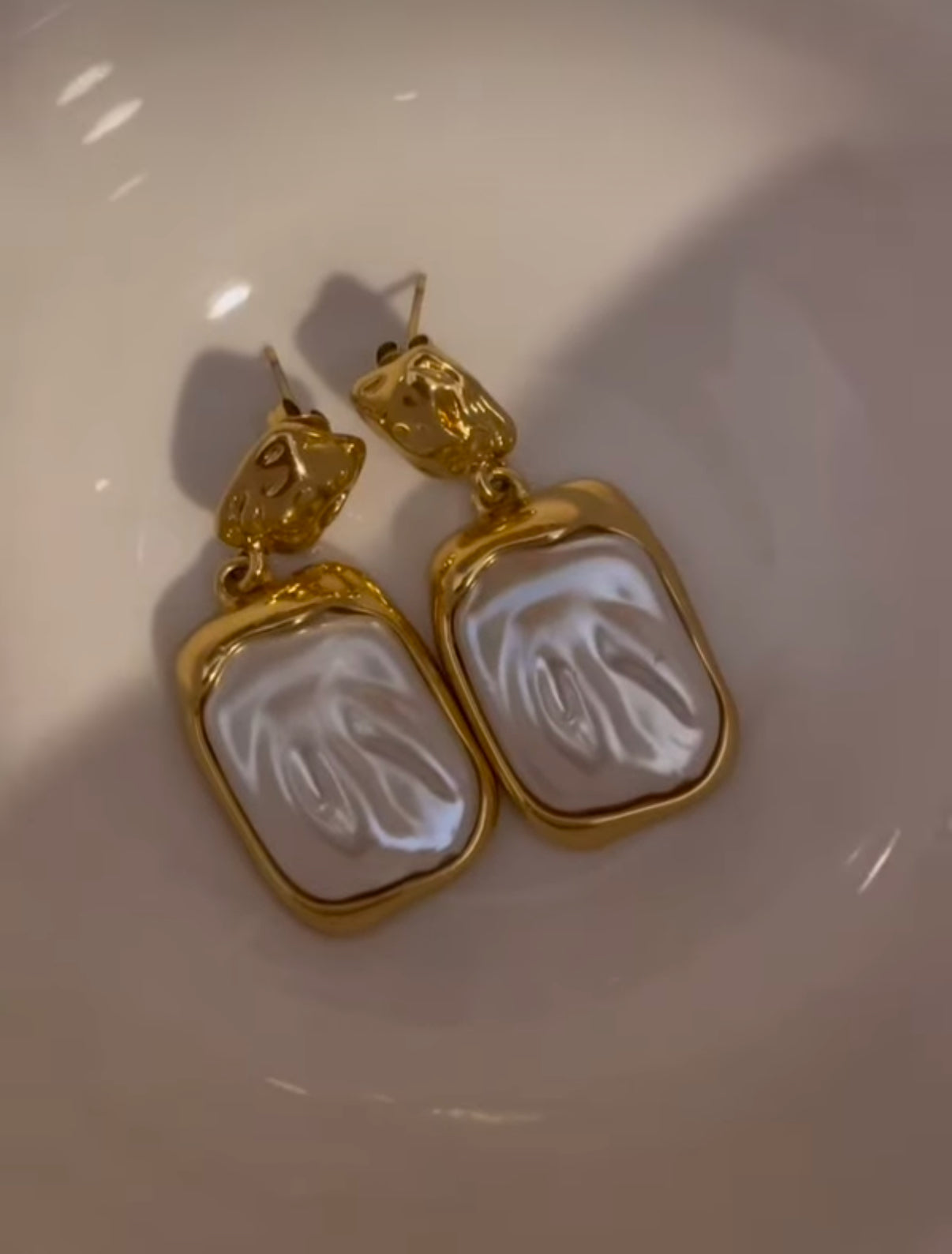 Clam earrings